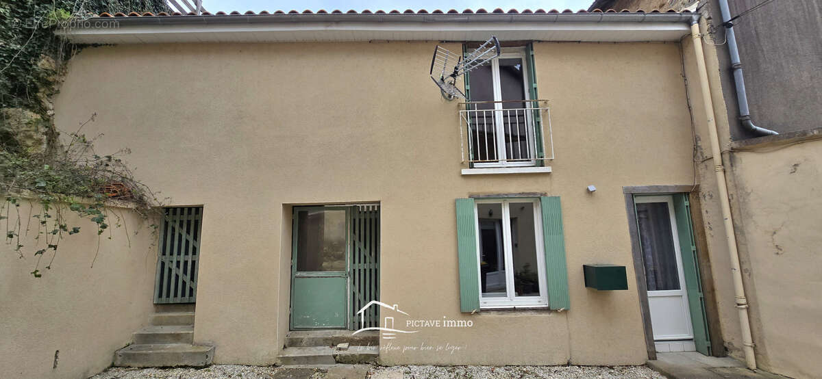Appartement à LUSIGNAN
