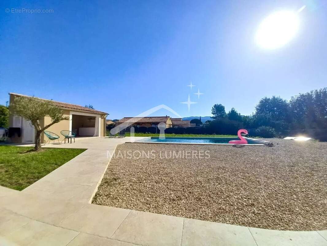 Maison moderne de plain-pied avec jardin, piscine et garage - Gargas - 479 000€ - photo 14