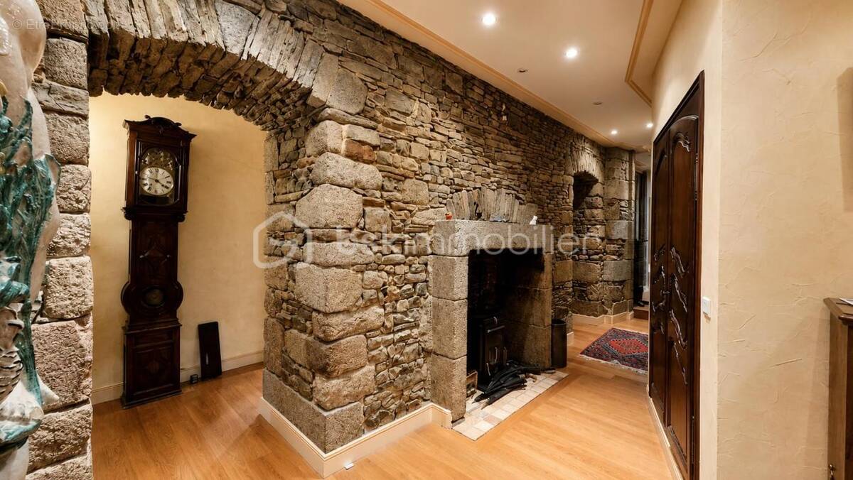 Appartement à FOUGERES
