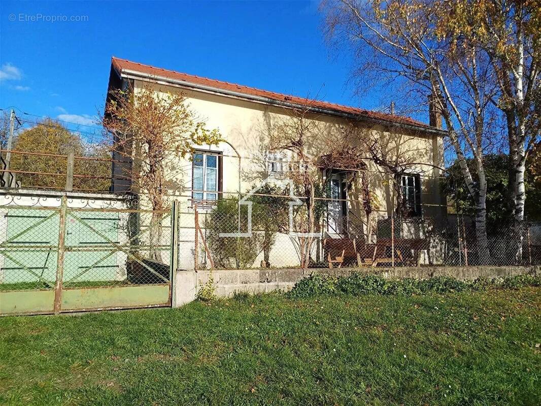 Maison à ARMEAU