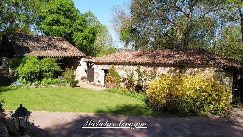 Dpt Lot et Garonne (47), à vendre PINEL HAUTERIVE propriete P6 de 240 m² - Terrain de 21 912,00 m² - photo 4