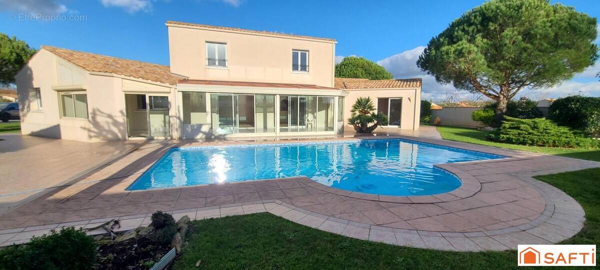 Photo 1 - Maison à SOUBISE