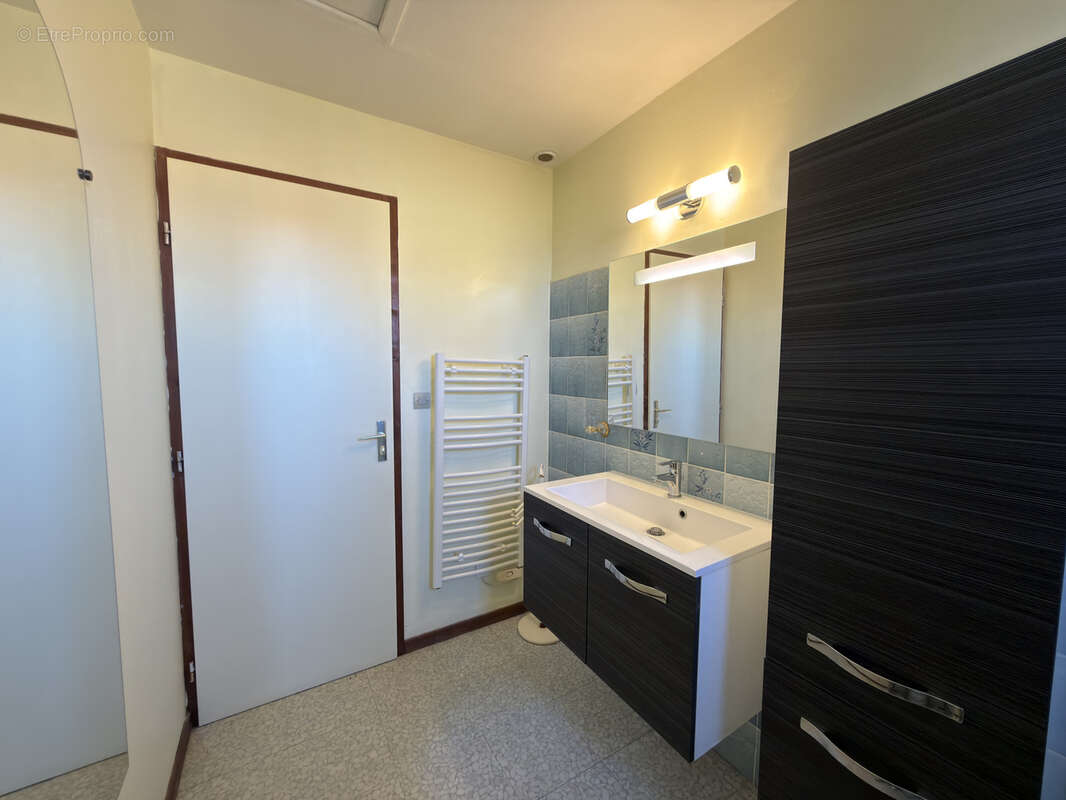 Maison à SAINT-LAURENT-DE-LA-SALANQUE