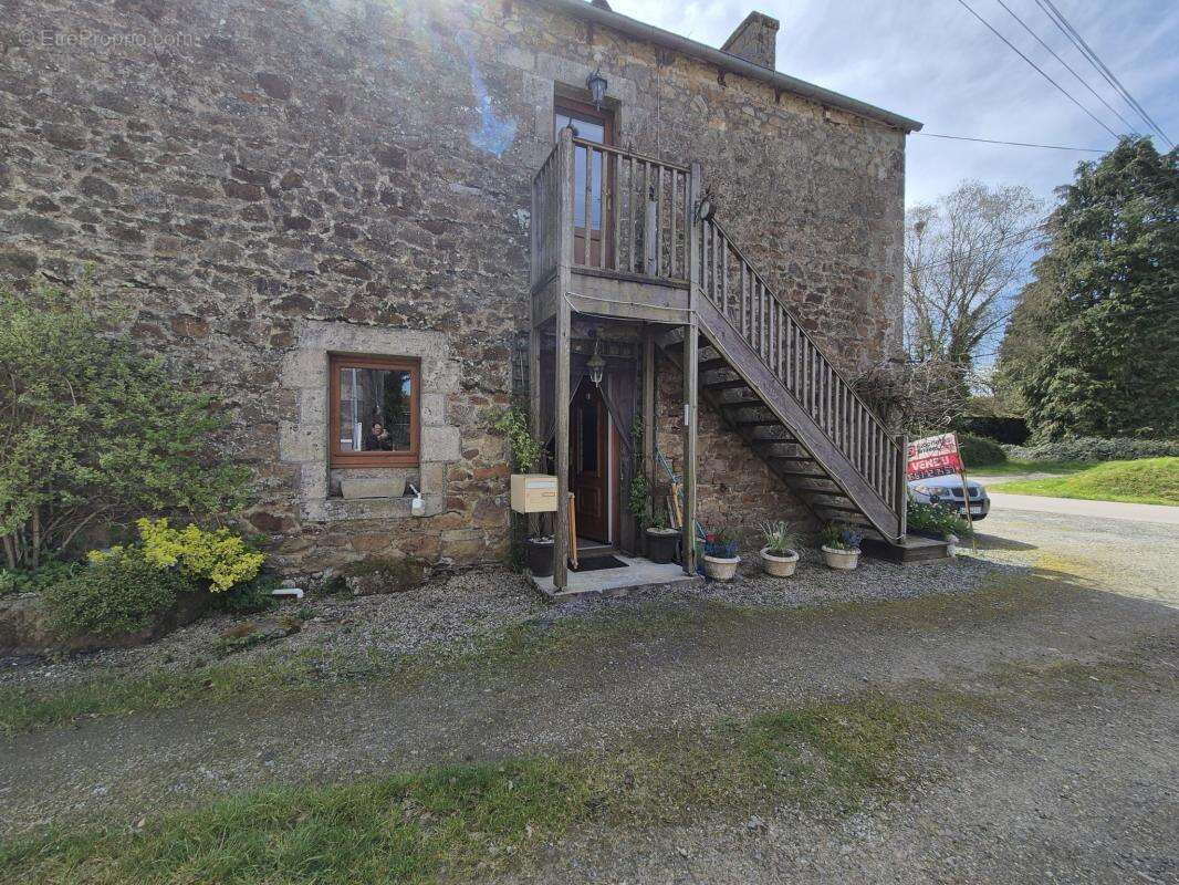 Maison à ROSTRENEN