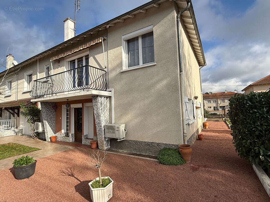 Maison à MABLY