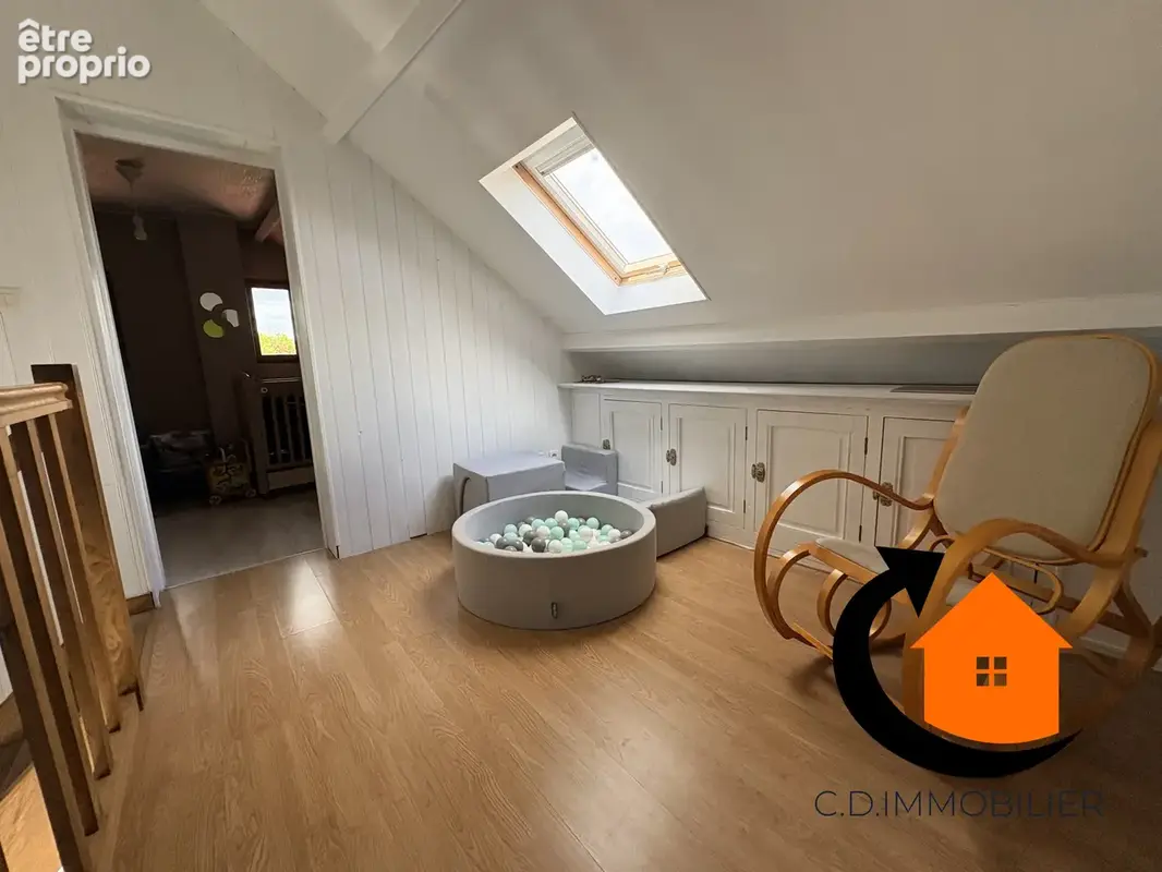 FRUNCÉ -  Magnifique longère au calme absolu, 4 chambres, dépendances sur 3 200 m2   Proche Gare - photo 10