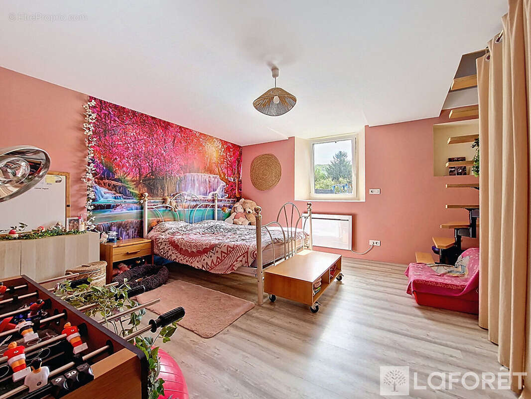 Maison à HYEMONDANS