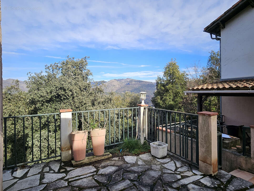 Maison à BERRE-LES-ALPES