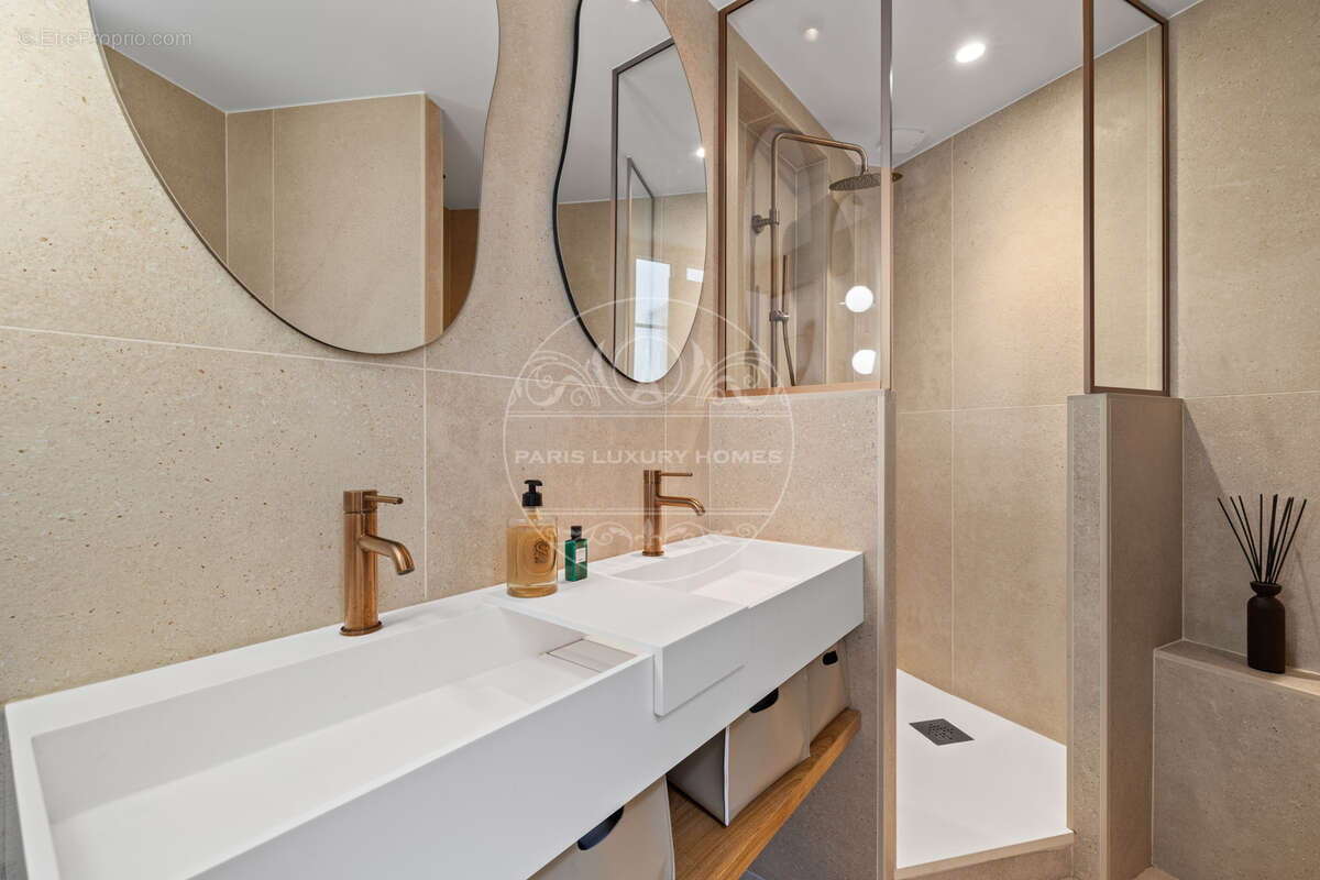 Appartement à PARIS-6E