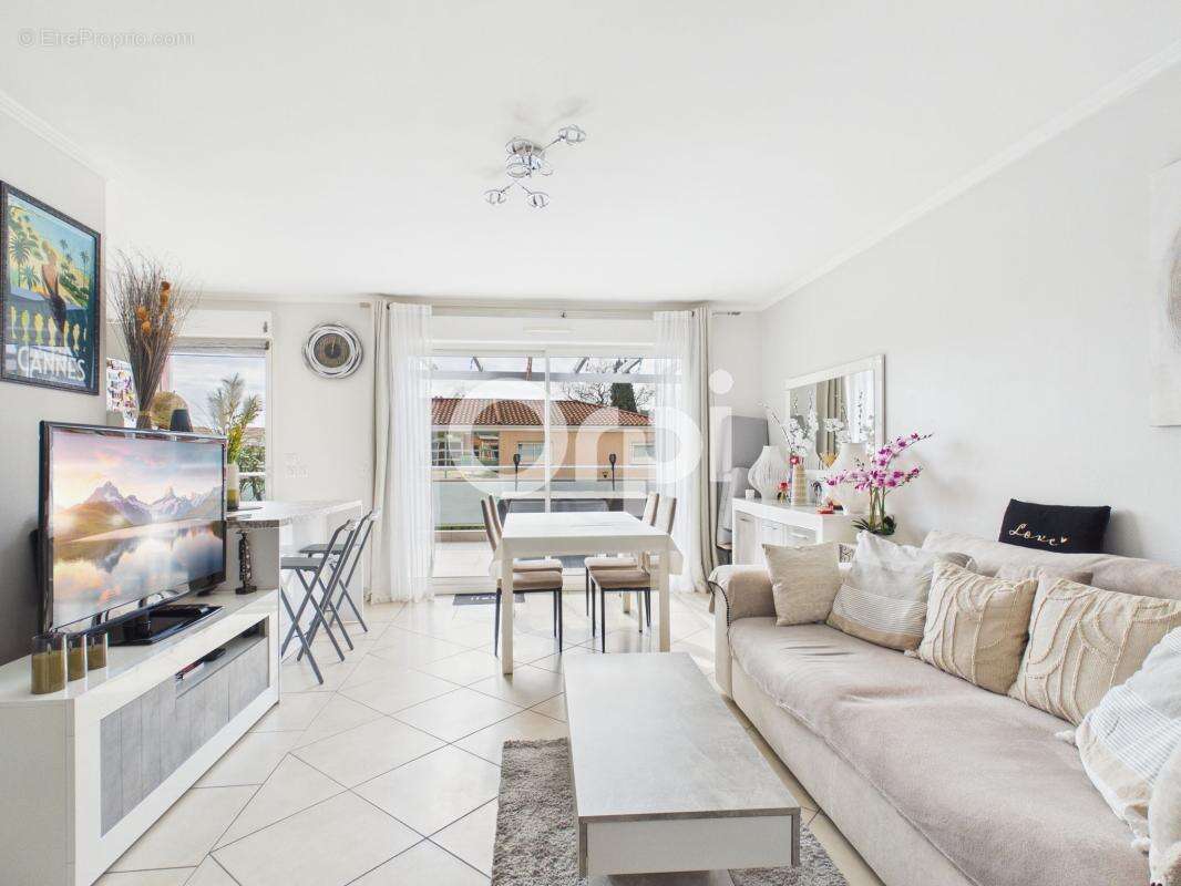 Appartement à MANDELIEU-LA-NAPOULE