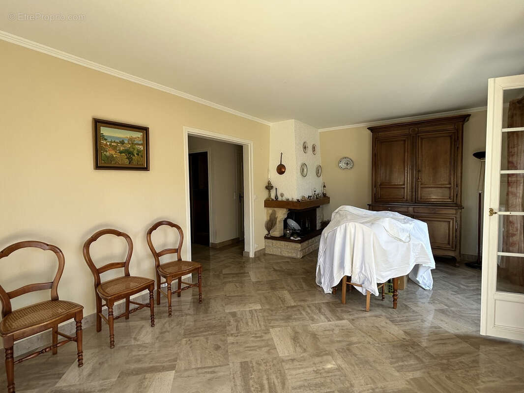 Maison à SAINT-JULIEN-LES-VILLAS