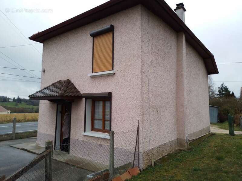 Maison à LA BATIE-MONTGASCON