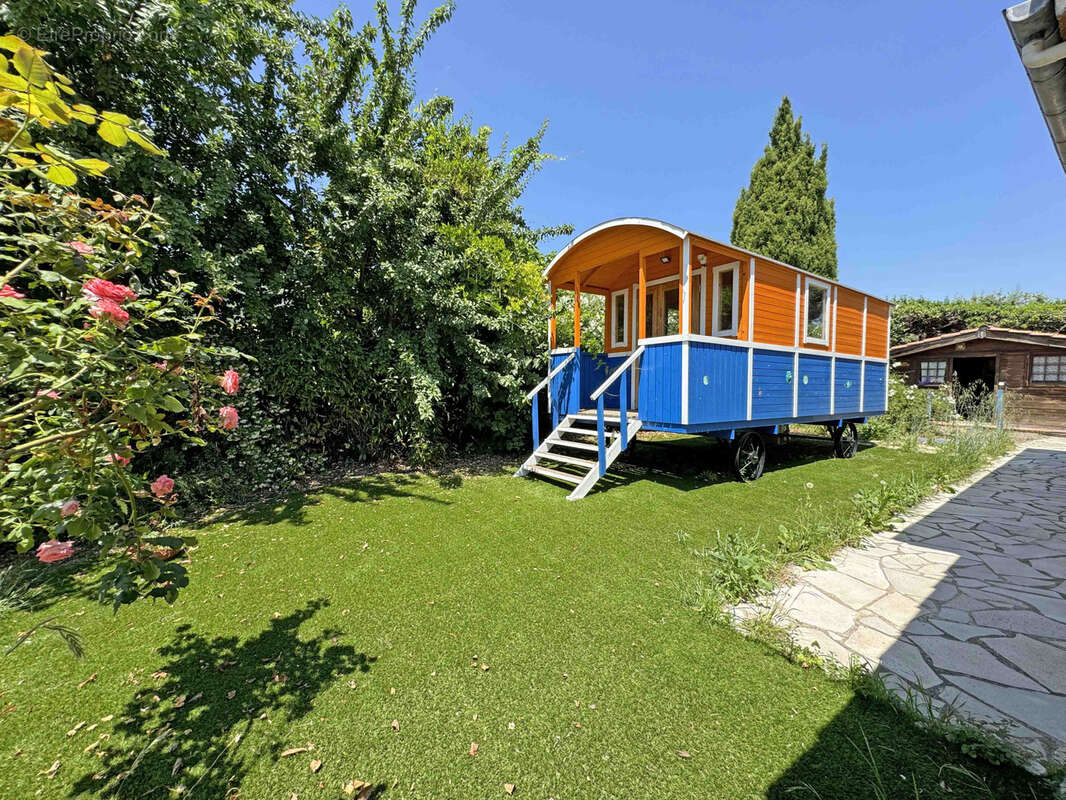 Maison à TOURRETTES-SUR-LOUP