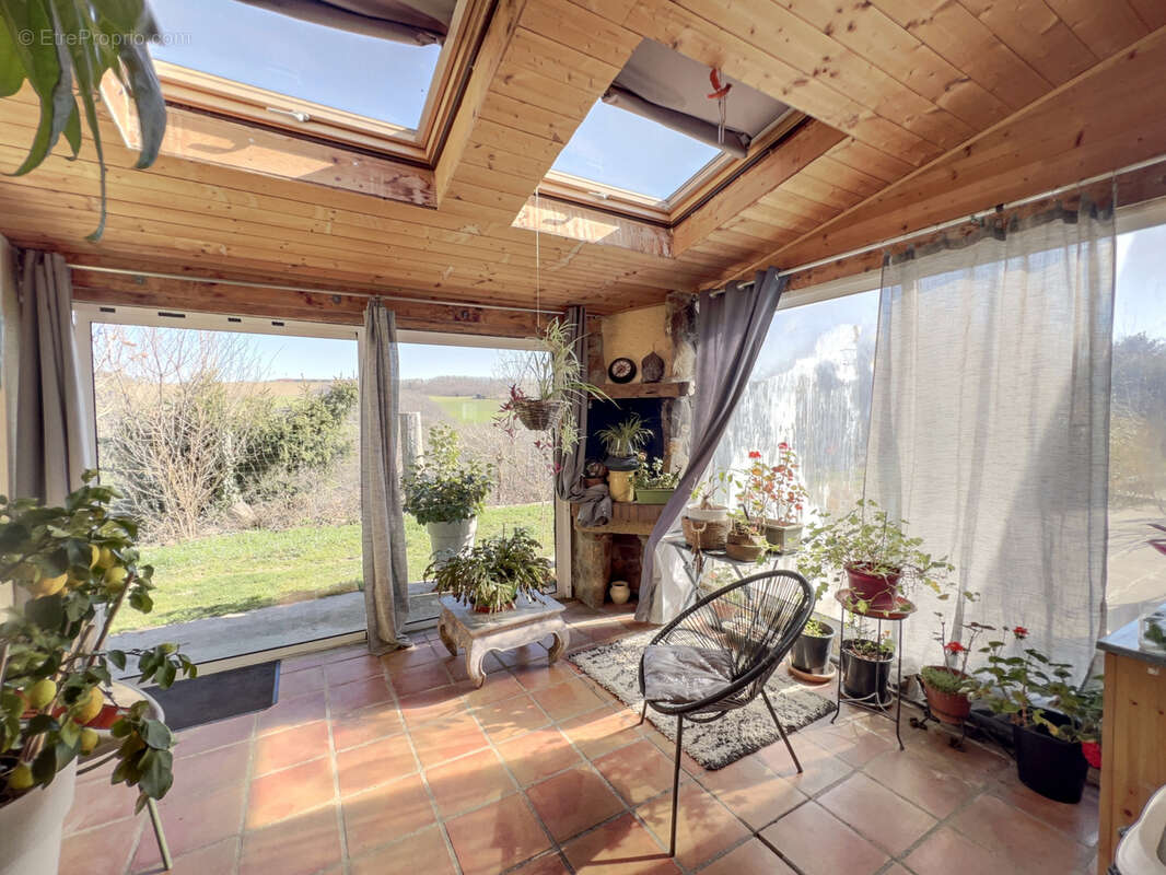 Maison à SAINT-ROMAIN-DE-LERPS