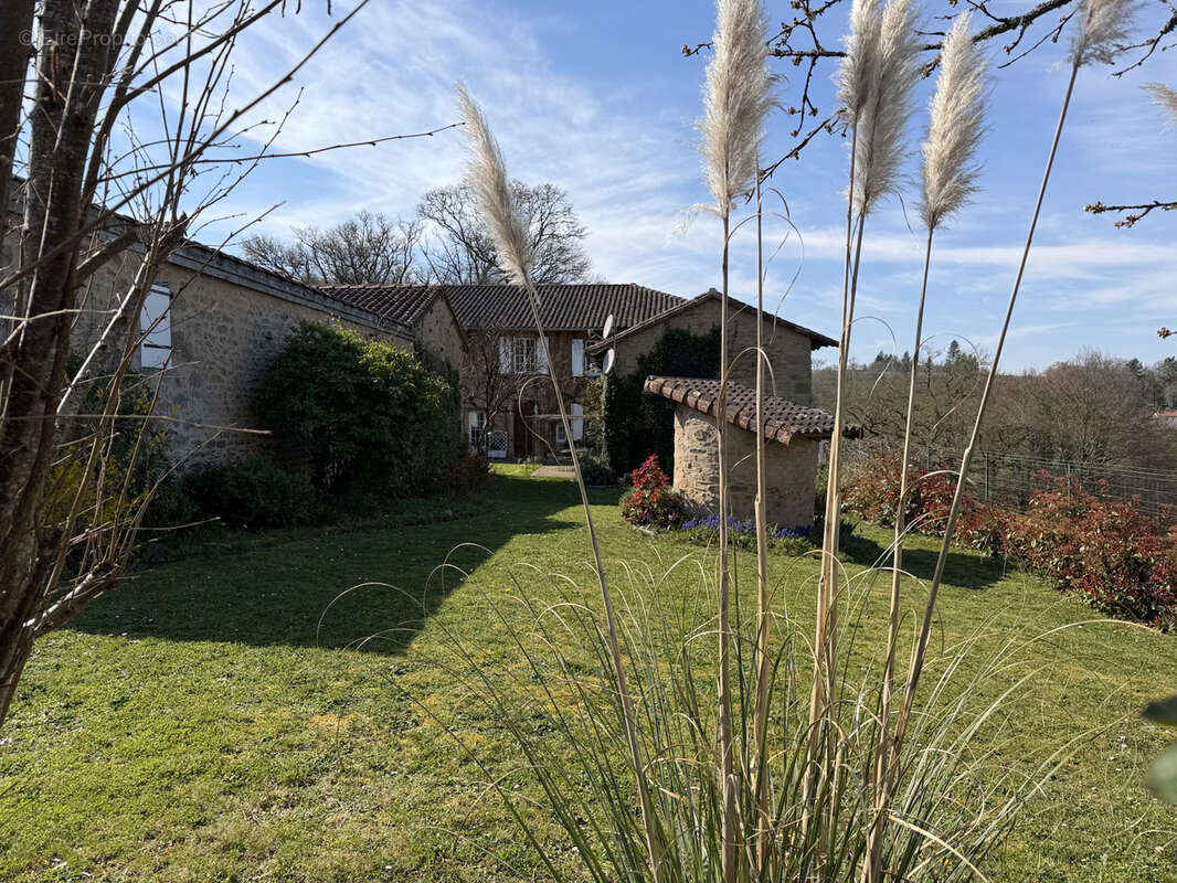 Maison à NANTIAT