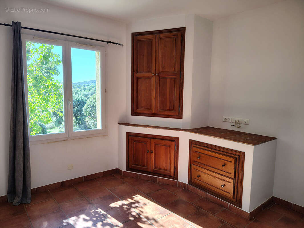 Maison à FOX-AMPHOUX