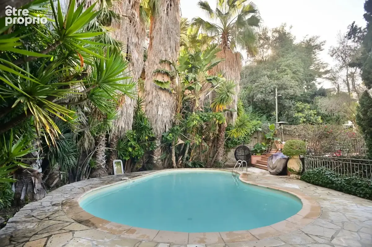 CANNES - Propriété située dans le quartier Californie - Piscine - photo 36