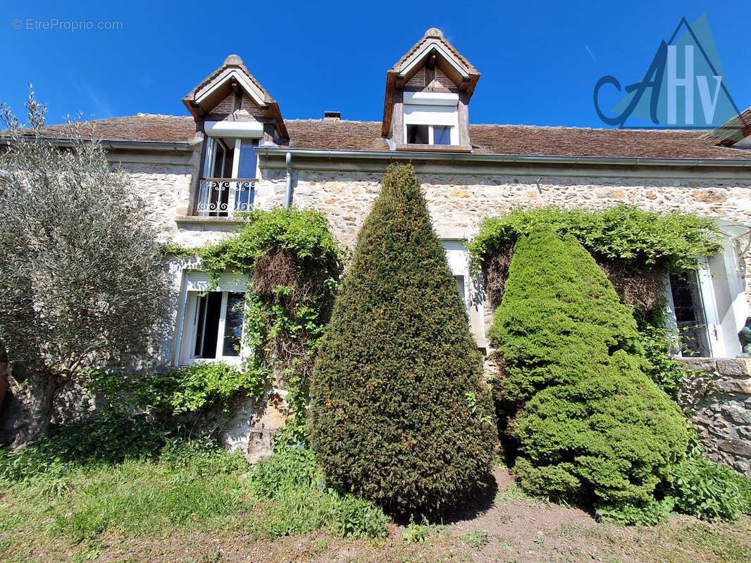 Maison à GRANDPUITS-BAILLY-CARROIS