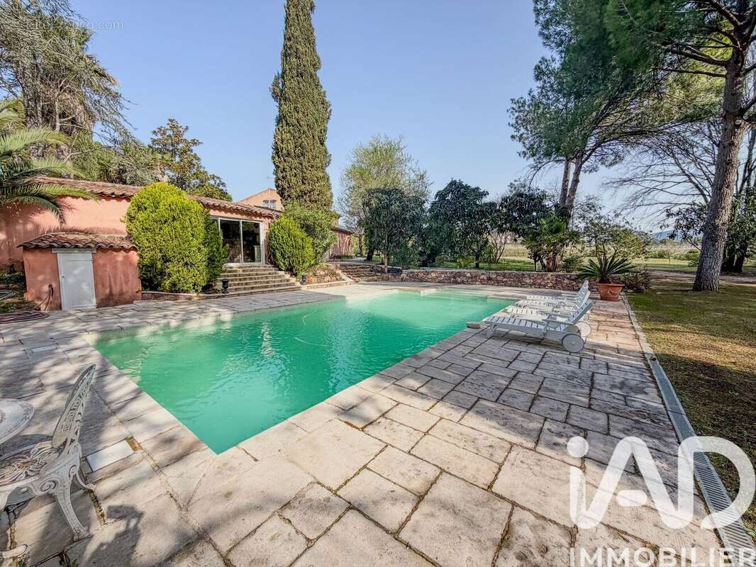 Photo 2 - Maison à ROQUEBRUNE-SUR-ARGENS