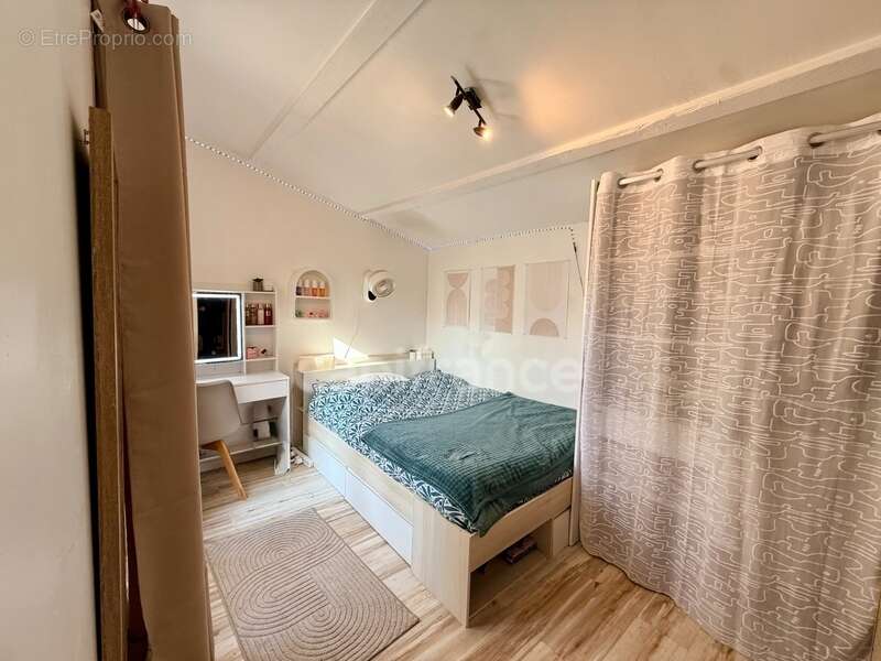 Maison à BAGNOLS-EN-FORET