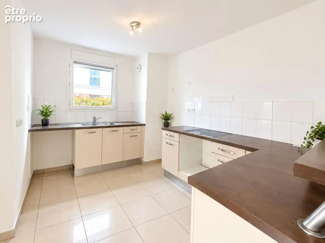 Appartement À Vendre 3 pièces au centre de Bussy Saint Georges proche gare RER A! - photo 5