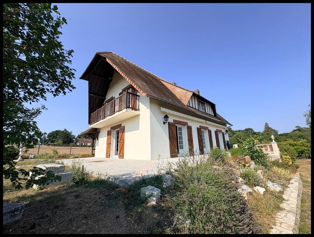 Maison à HAUTOT-SUR-SEINE
