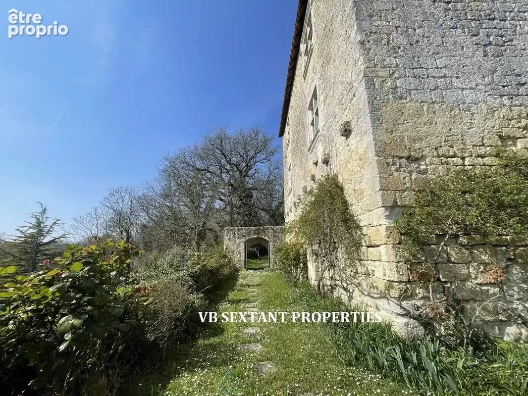 Entre- Deux- Mers, À 15mn de Saint-Émilion et 50 mn de Bordeaux,  coup de coeur pour ce  domaine de 13 hectares, rare et emprein - photo 3