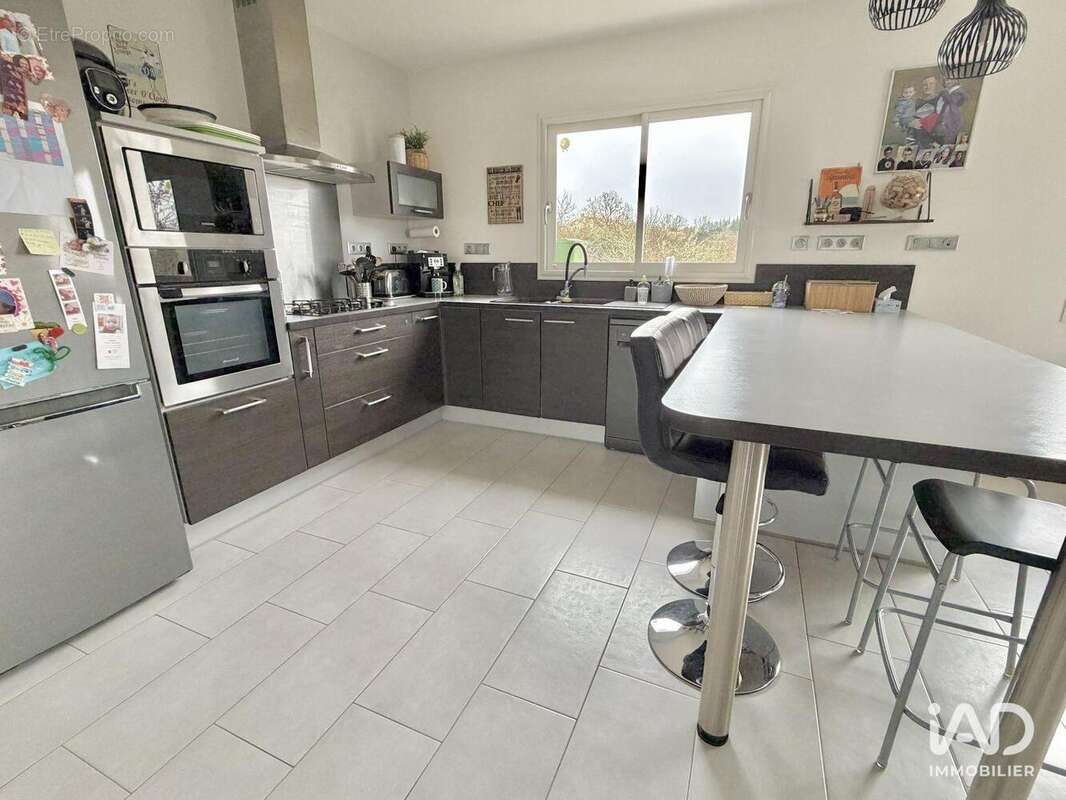 Maison 110 m² à Saint-Pierre-Lafeuille  - photo 3