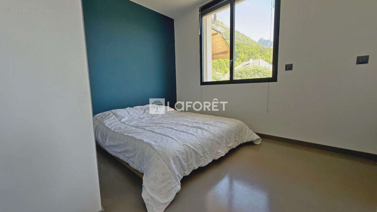 Appartement 5 pièces lumineux à vendre à Mercury - Rare sur le marché ! - photo 9