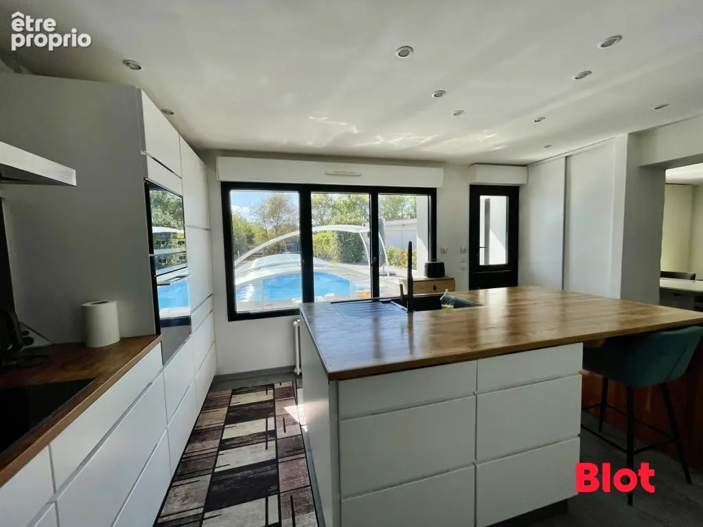 Maison 196 m² à Bouguenais  - photo 4