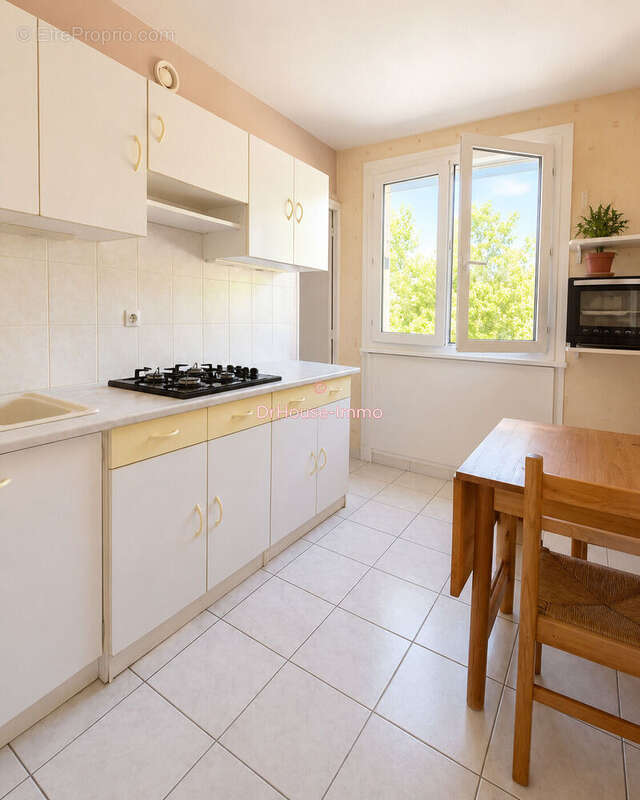 Appartement 64 m² à La Chapelle-Saint-Luc  - photo 6