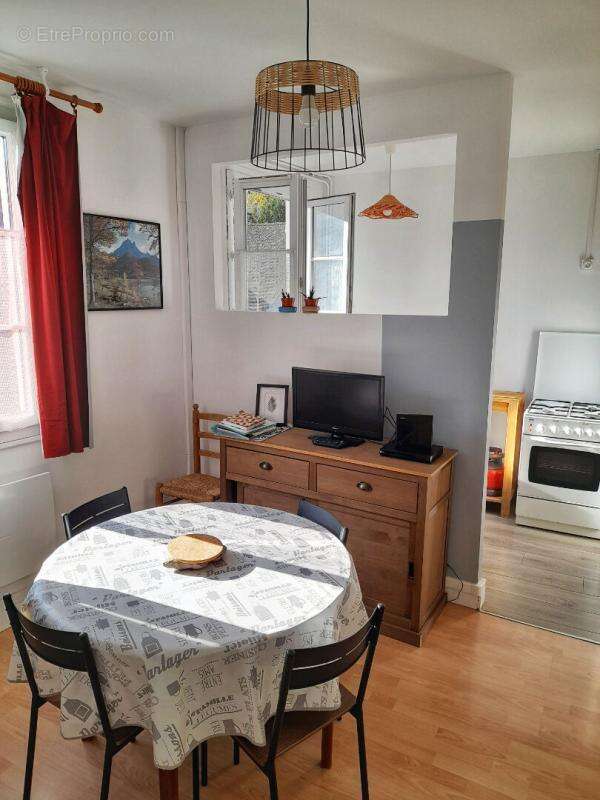 Appartement à EAUX-BONNES