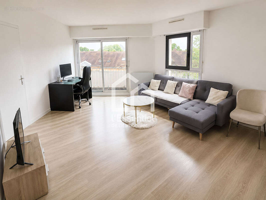 Appartement à VERNEUIL-SUR-SEINE
