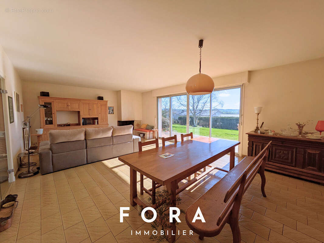 Maison à CONDE-SUR-NOIREAU