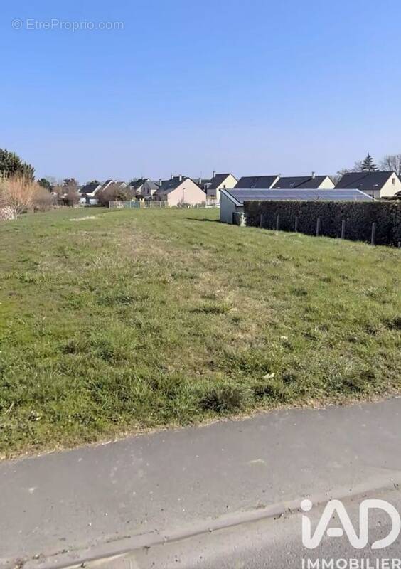 Photo 1 - Terrain à SORIGNY