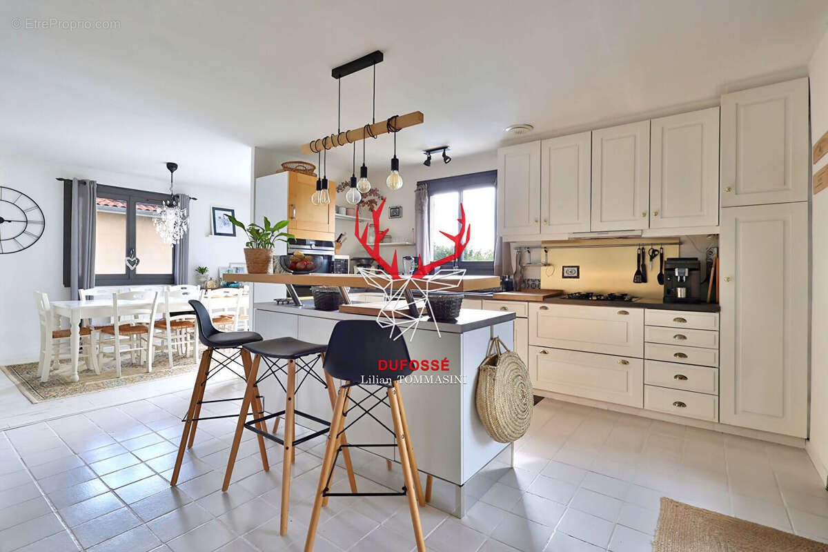 Maison à LA TOUR-DE-SALVAGNY