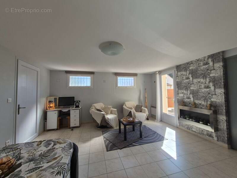 Maison à SOLLIES-VILLE