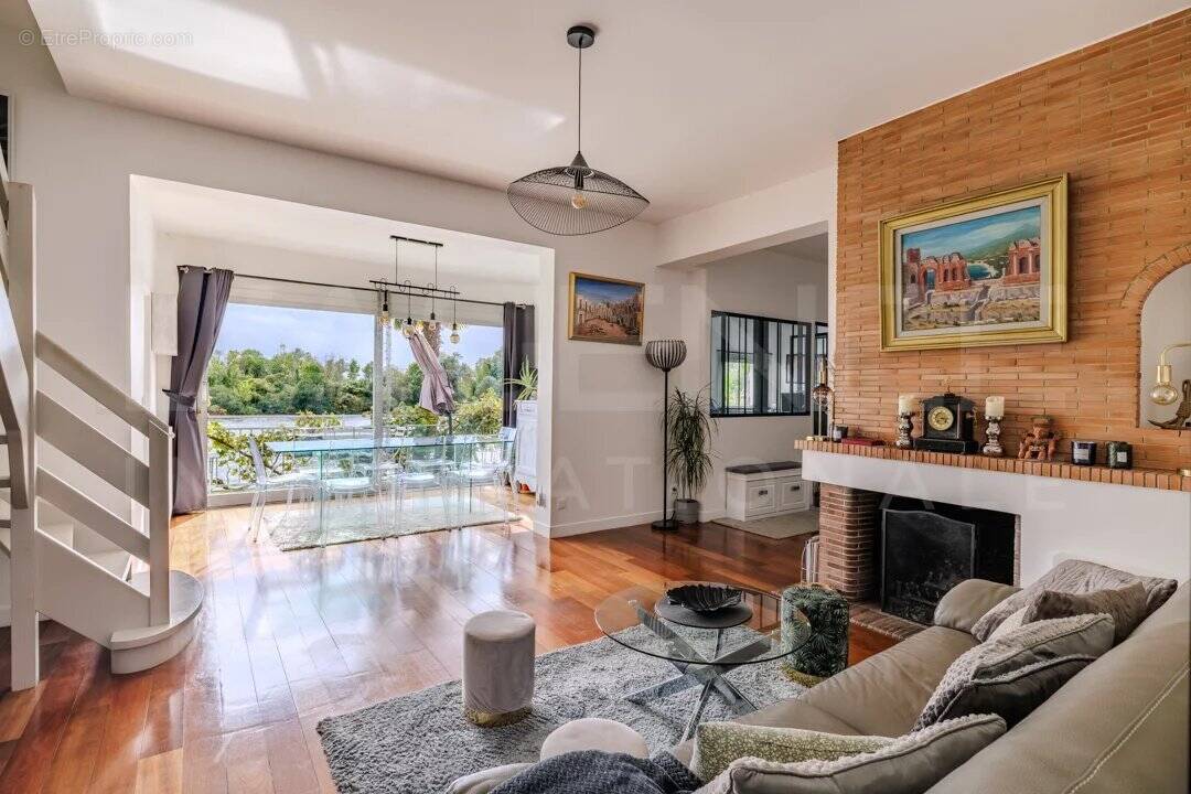 Maison à VAUX-SUR-SEINE