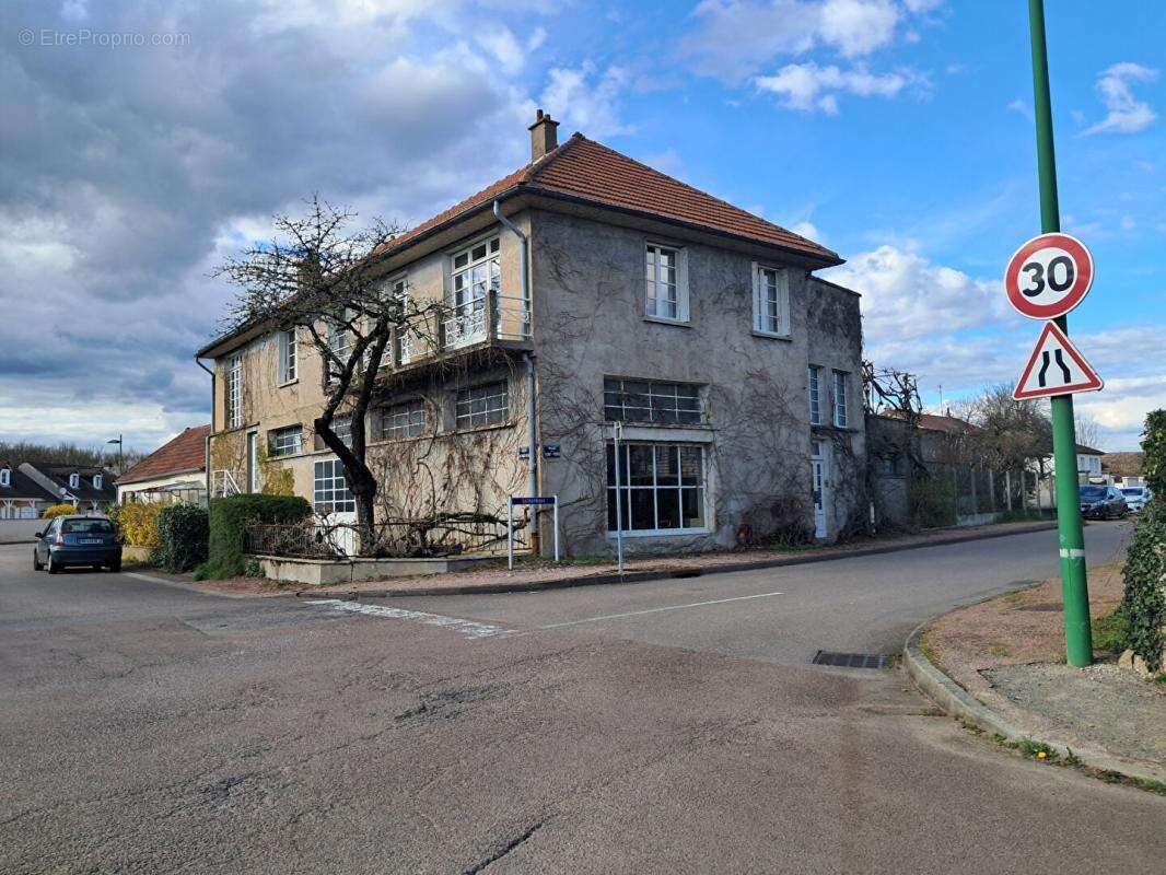 Maison à CHAMPFORGEUIL