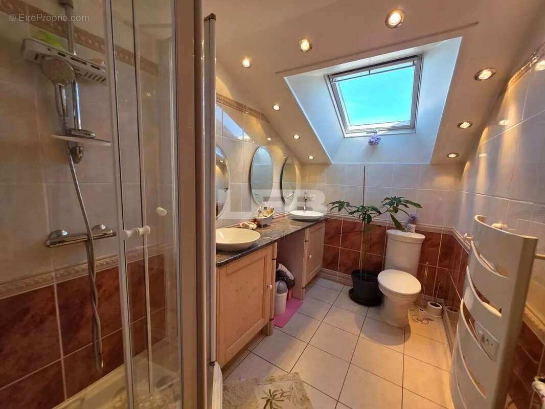 Belle maison 153,5 m² sur Terrain plat 1251 m² - photo 11