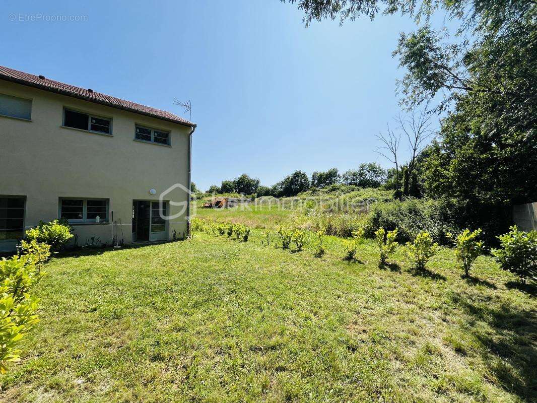 Maison à CRECHES-SUR-SAONE