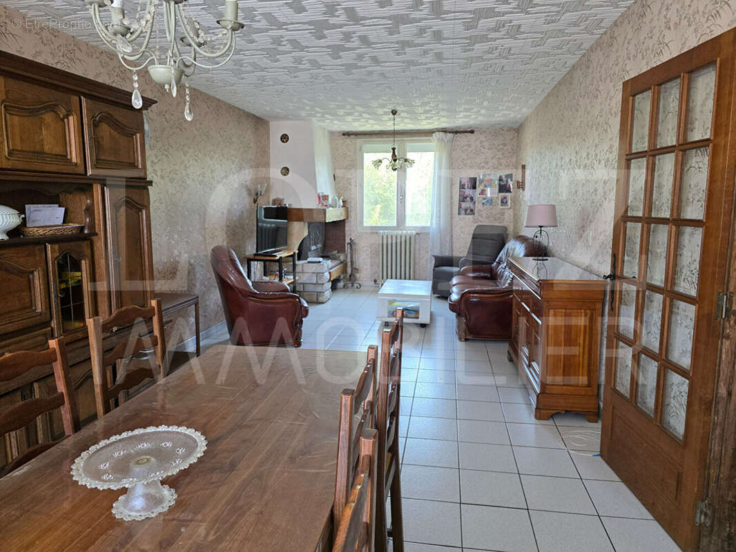 Maison à AUSSILLON