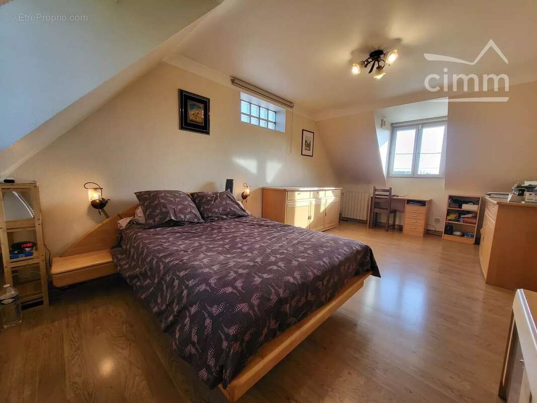 Maison à LE THILLAY