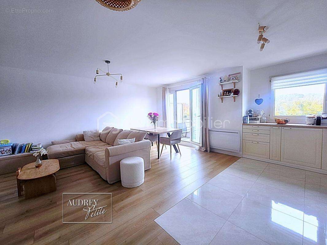 Appartement à ATHIS-MONS