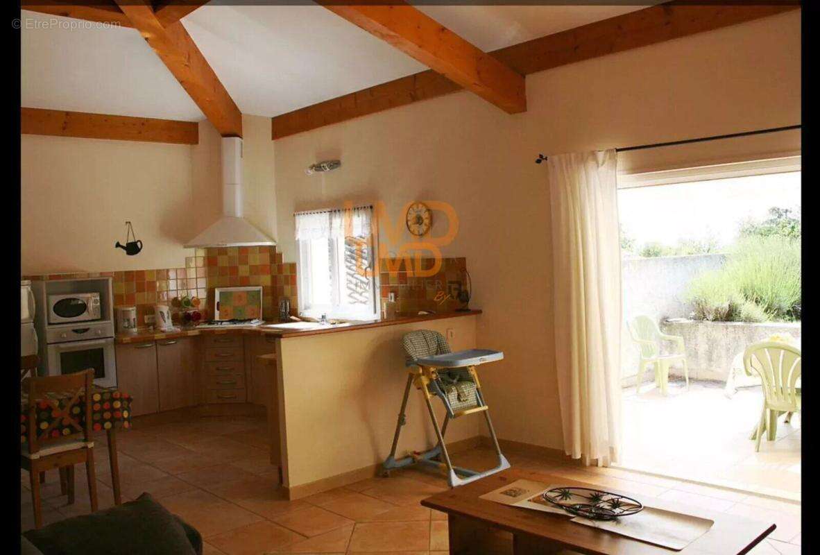 Maison à SAINT-RESTITUT