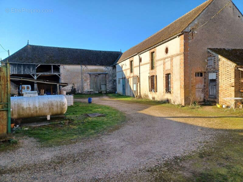 Maison à SAINT-SEROTIN
