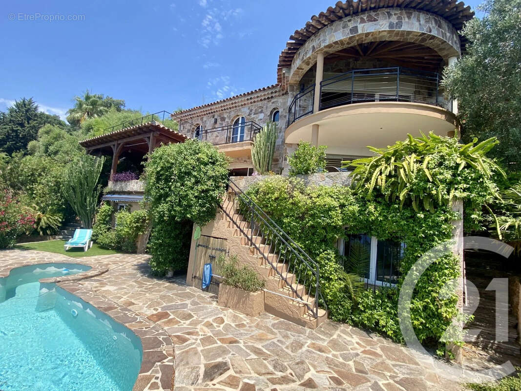 Maison 386 m² à Rayol-Canadel-Sur-Mer  - photo 6