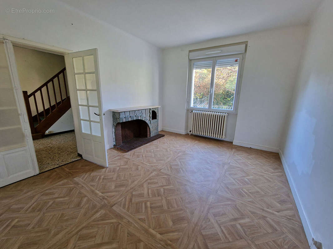 Maison à NEONS-SUR-CREUSE