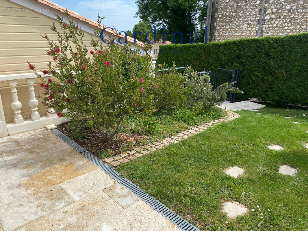 Maison à MONTREM