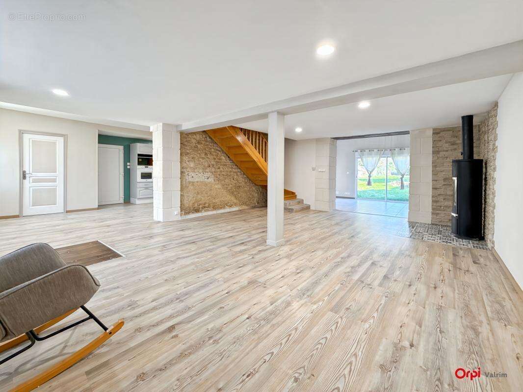 Maison à BAZOCHES-EN-DUNOIS